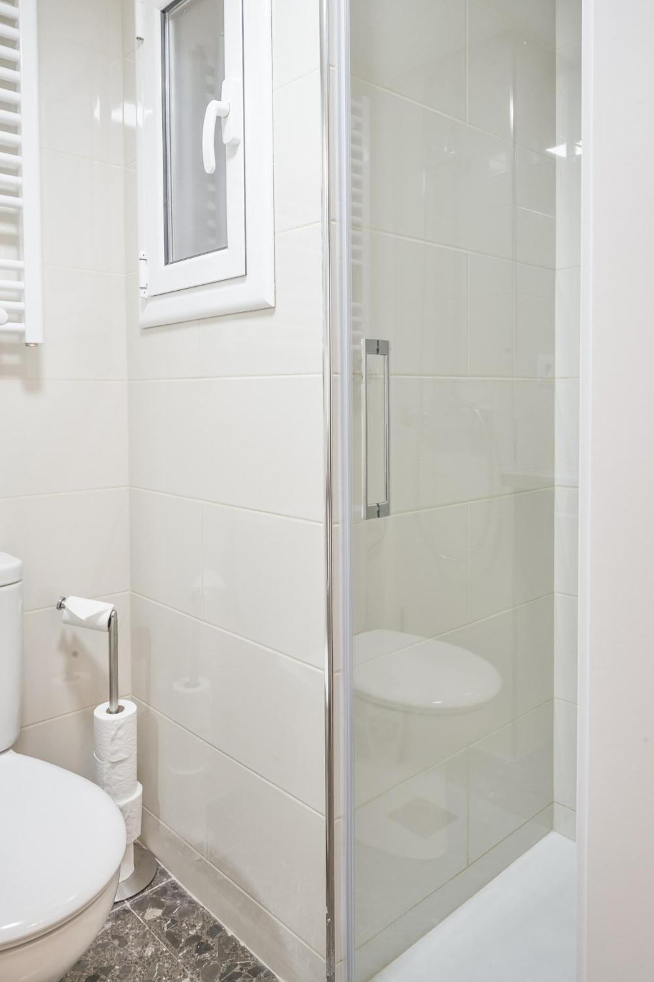 Family-Friendly Home In Central Barcelona 4Bdr Eksteriør billede