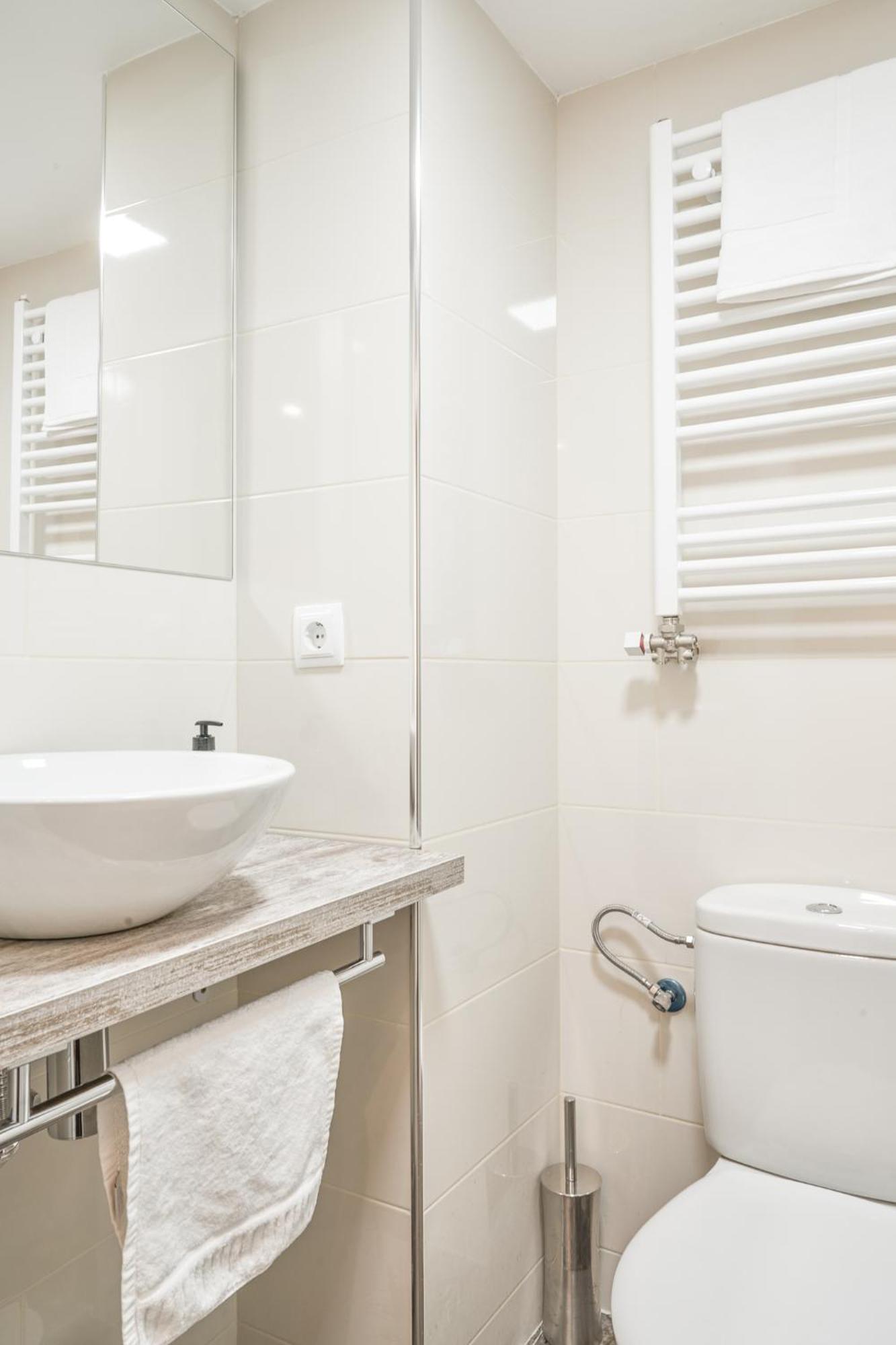 Family-Friendly Home In Central Barcelona 4Bdr Eksteriør billede